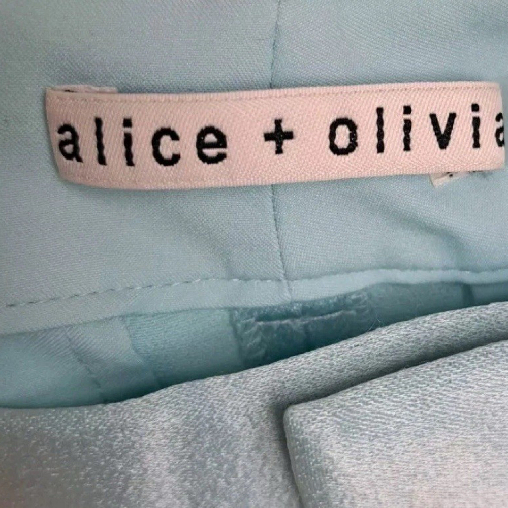 Alice + Olivia “Conry” Pleated Satin Shorts in Powder Blue NWT Size 6 - Picture 5 of 5